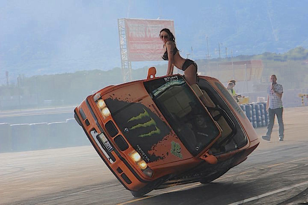 Cascades automobiles, Spectacles automobiles, shows & acrobaties